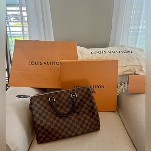 In EUC Louis Vuitton Speedy 35 Damier Ebene. 100% Authentic